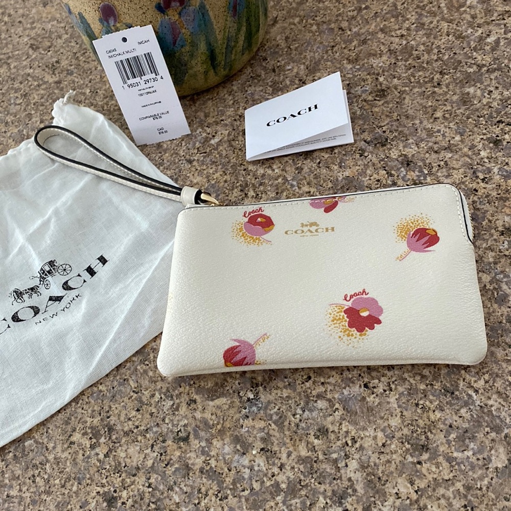 Coach Corner Zip Wristlet Floral (Wristlet Only-Doesn’t Include Dust Bag)